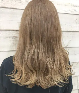 セミロング カラー ヘアアレンジ ブリーチダブルカラー 元町三宮/三ノ宮のヘアスタイル