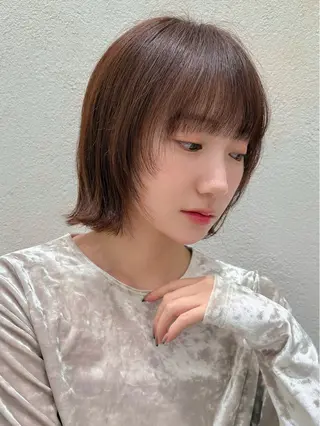 ミディアム 米澤 由衣のヘアスタイル