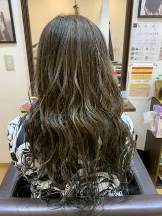 ロング カラー サトウ シューイチのヘアスタイル