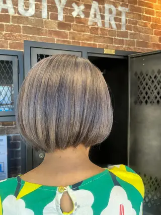 ミディアム カラー パーマ ヘアアレンジ メンズ キッズ ネイル マツエク・マツパ アイブロウ 久木原 ゆりのヘアスタイル