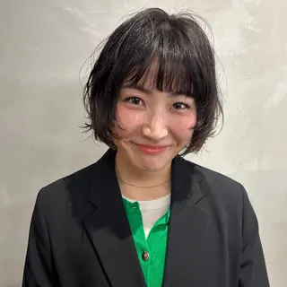 ミディアム パーマ 瑠己杏 :ボブ/ ハイトーンワンカラーのヘアスタイル