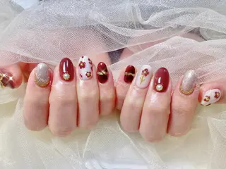 ネイル 🦋 Queenieのネイルデザイン
