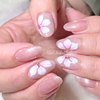 ネイル NailSalon Fluraのネイルデザイン
