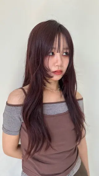 ロング 本木 彩音のヘアスタイル
