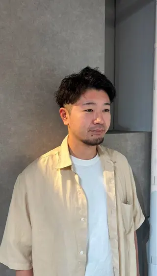 ショート パーマ メンズ 吉岡 昌吾のヘアスタイル