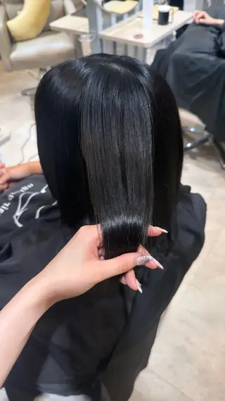 ミディアム カラー ᴍᴏᴇ ‎ 〈 en. 〉のヘアスタイル