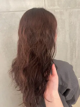 セミロング カラー 西梅田直結🌹 若林梨音のヘアスタイル