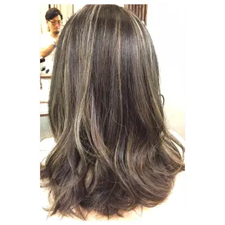 セミロング カラー パーソナルカラー診断 できます 木曽 主博のヘアスタイル