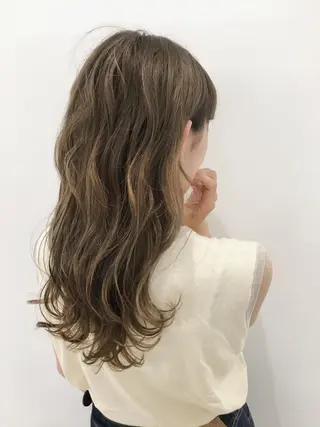 ミディアム ハイトーンブリーチ 土坂 由志【京都】のヘアスタイル