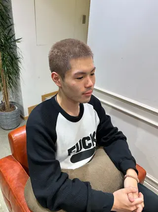 ショート カラー パーマ メンズ 新谷 虎太郎のヘアスタイル