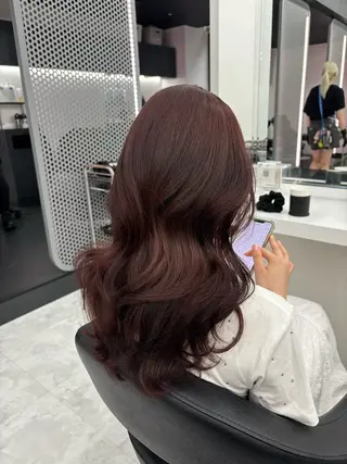 ロング カラー 抜け感レイヤー︴ ニュアンスカラーのヘアスタイル