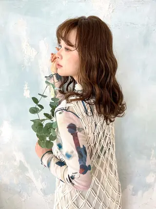 セミロング トレンドパーマ 加藤菜月のヘアスタイル