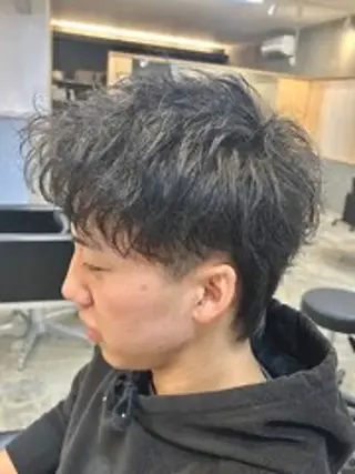ショート パーマ メンズ 内山 翔太のヘアスタイル