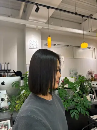 カラー ooitヨシダ ミナミのヘアスタイル