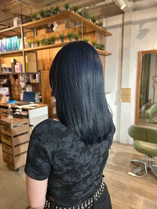 セミロング カラー 白上 愛佳のヘアスタイル