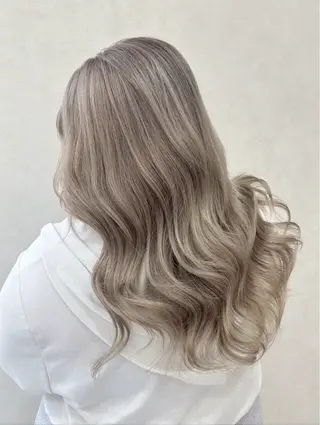 ロング カラー ✨ハイトーン✨ ANJIのヘアスタイル