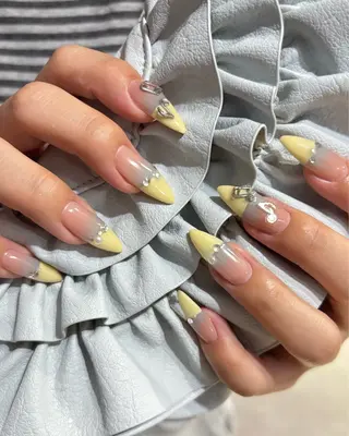 ネイル 🪐富島彩夏 /海外nail🪐のネイルデザイン
