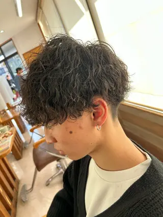 パーマ メンズ 比嘉 秀弥のヘアスタイル