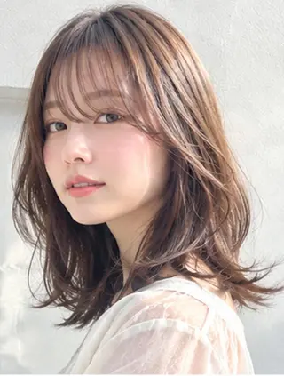 セミロング Ayano カット モデル募集・艶カラーのヘアスタイル