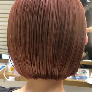 ショート カラー ミルクティーベージュ /ブリーチ/Wカラーのヘアスタイル