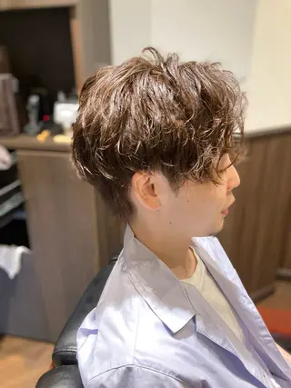 ミディアム カラー メンズ 飯野 公紀のヘアスタイル