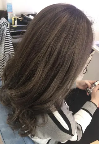 ロング カラー 白井 つづりのヘアスタイル