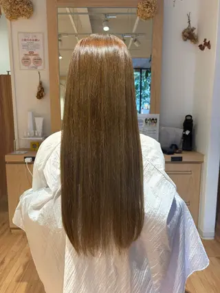 ロング カラー ヘアーアンベリール ことねのヘアスタイル
