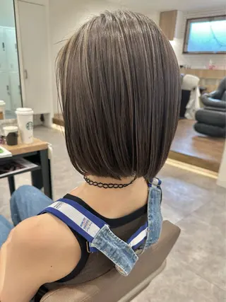 ショート カラー 白髪ぼかしハイライト レイヤー川口　元気のヘアスタイル