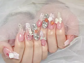 ネイル 🦋 Queenieのネイルデザイン