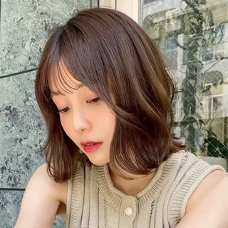 ミディアム カラー ヘアアレンジ 内大久保 列夏のヘアスタイル