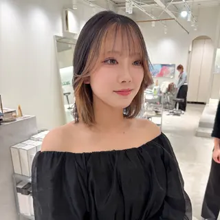 ミディアム カラー 周東 芽依のヘアスタイル
