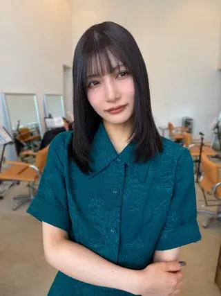 ミディアム 羽鳥 菜々子のヘアスタイル