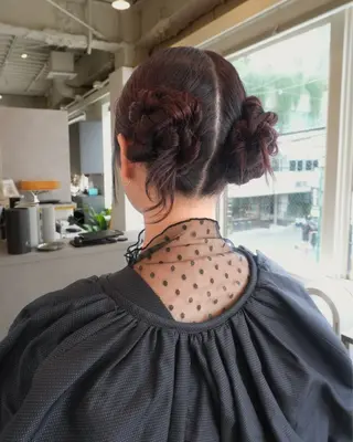 ヘアアレンジ レイヤー/ハイトーン ヒガシサヨのヘアスタイル