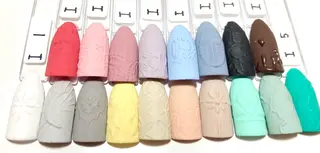 ネイル 手書きが得意🖌️ Y’s  nailのネイルデザイン