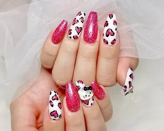 ネイル 🦋 Queenieのネイルデザイン
