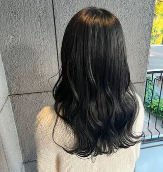 ロング カラー 岡野 真歩のヘアスタイル