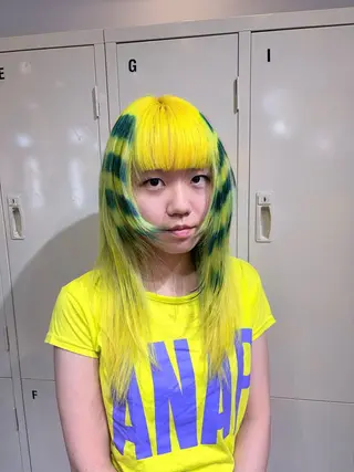 ミディアム カラー 🧤高明度ハイトーン 🧤莉音のヘアスタイル