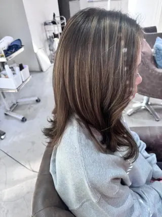セミロング 神谷 亜結美のヘアスタイル