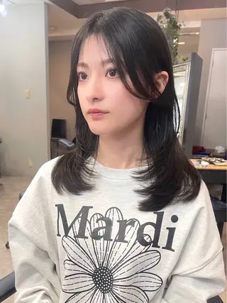 ミディアム カラー YUSUKE レイヤーカットカラーのヘアスタイル