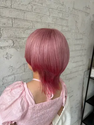 ショート 透明感ブリーチカラー 🩶Momo🩶のヘアスタイル