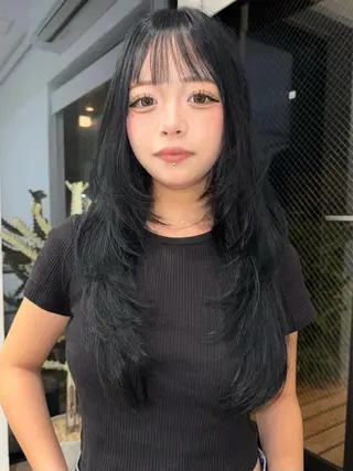 ロング カラー イシイ モエカのヘアスタイル