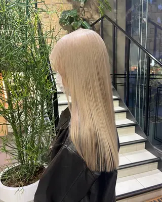 セミロング カラー 海外girl🤎 透明感ベージュmaoのヘアスタイル