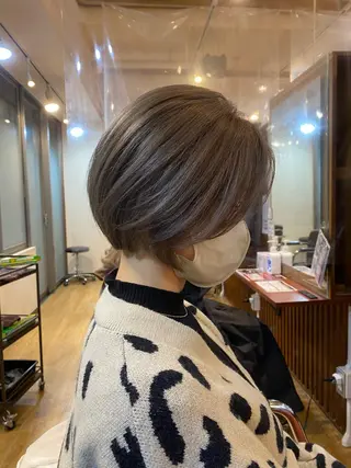 ショート カラー 女性目線でつくる ボブ縮毛矯正のヘアスタイル