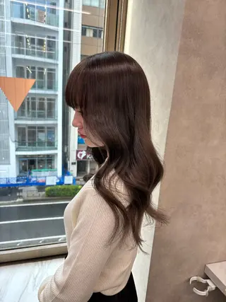 ロング カラー 抜け感レイヤー︴ ニュアンスカラーのヘアスタイル