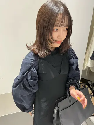 ミディアム 伊藤 由季のヘアスタイル