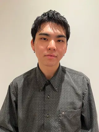 メンズ hikaru💘髪質 改善 透明感カラーのヘアスタイル