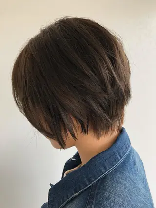 ショート カラー 松浦 圭希のヘアスタイル
