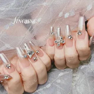 ネイル 🦋 Queenieのネイルデザイン