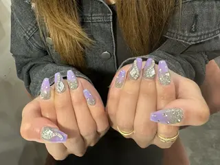 ネイル LAVISH 大和店 emi・:*+のネイルデザイン