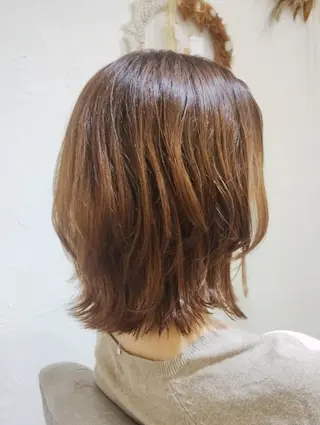 ミディアム amiu/カラー/ス パ🐰土井志歩のヘアスタイル